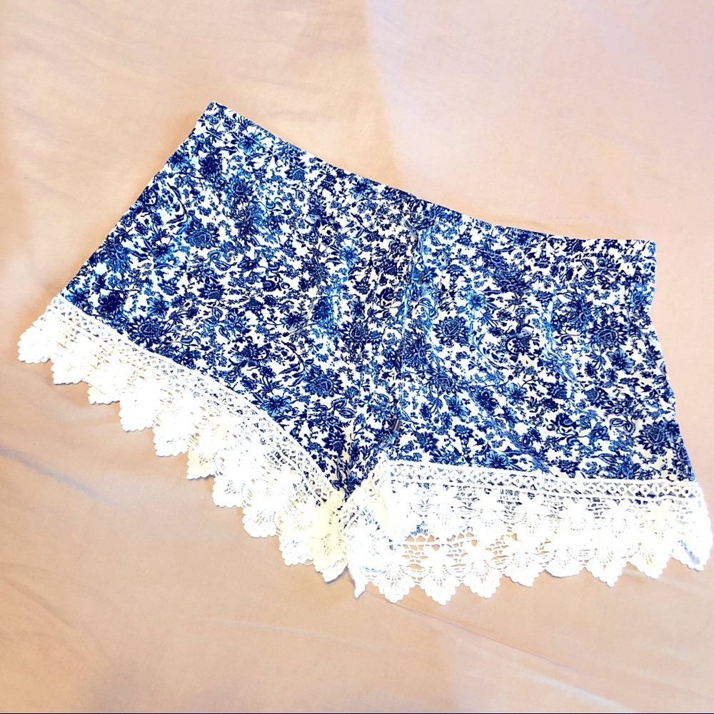 Breeze Ever blue boho floral shorts Size XL